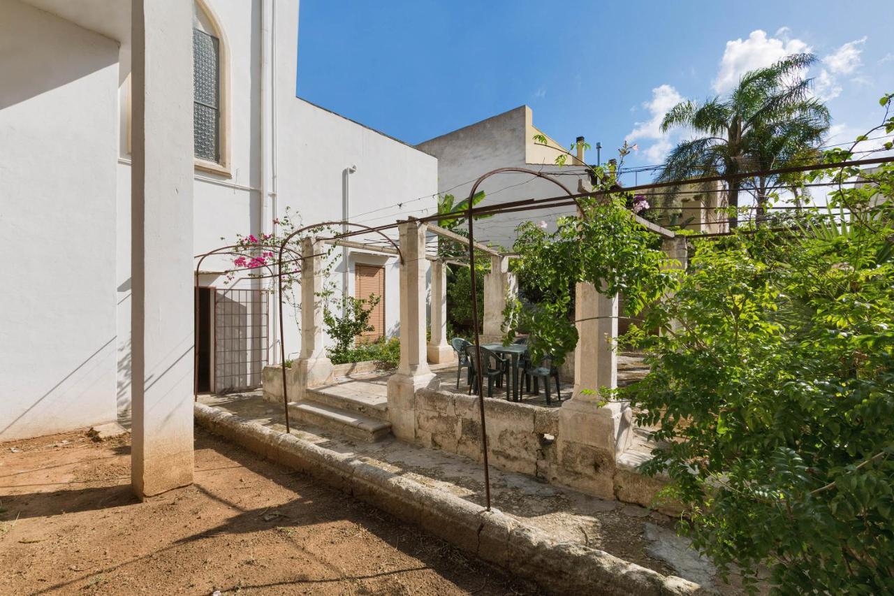 Palazzo Piccinno Parabita Eksteriør bilde